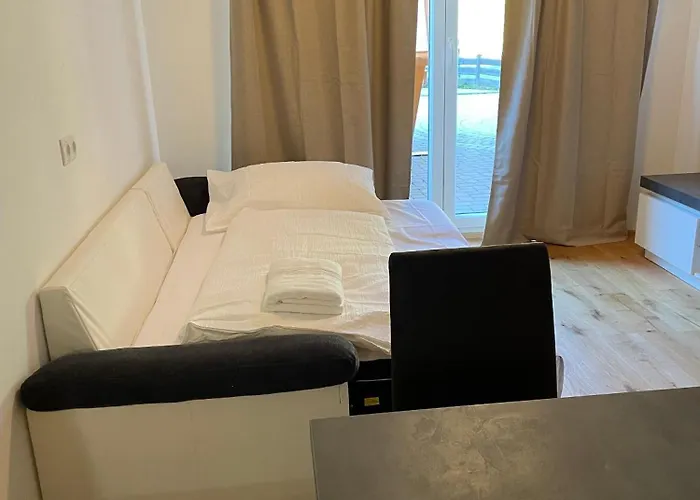 International House Mit 3 Schlafzimmern Zw Ap 6 *